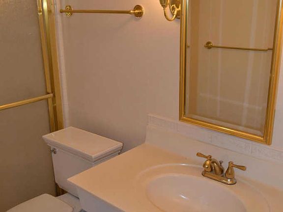 5th image of 652 Olde Towne Ave Unit Q