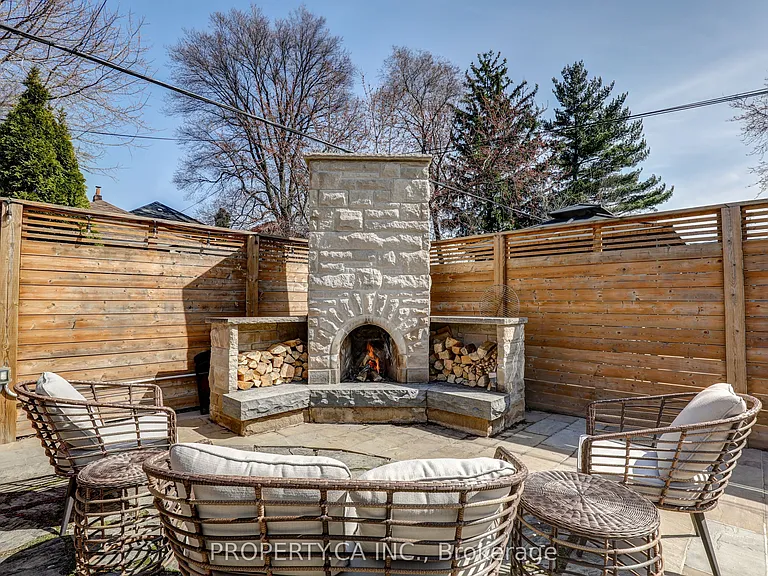 135 Cadorna Ave — Photo 37
