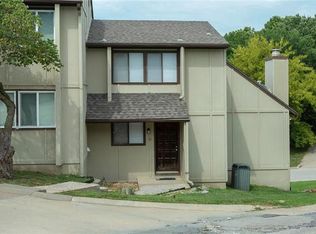 1028 NW 70th Ct, Kansas City, MO 64118