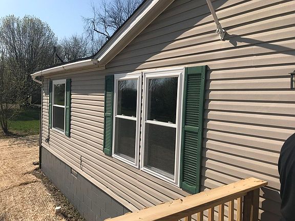 2nd image of 120 Sunset Dr