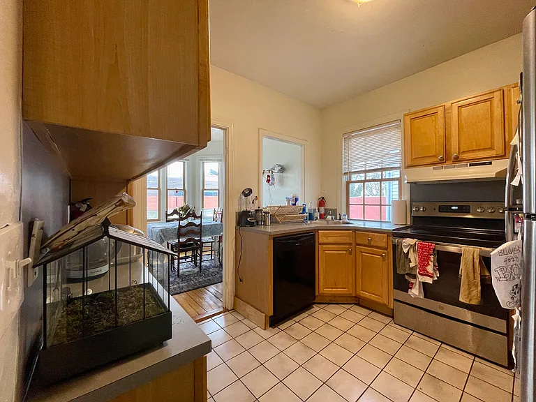 375 Thayer St #1 — Photo 3