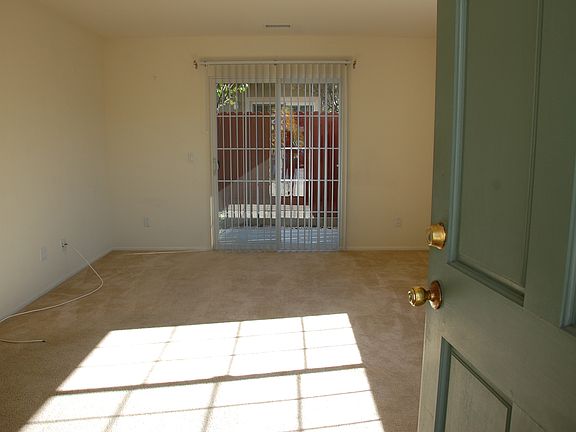 3rd image of 16506 La Salle Ave
