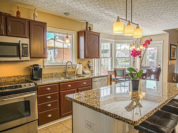 5th image of 4416 Greensbury Dr