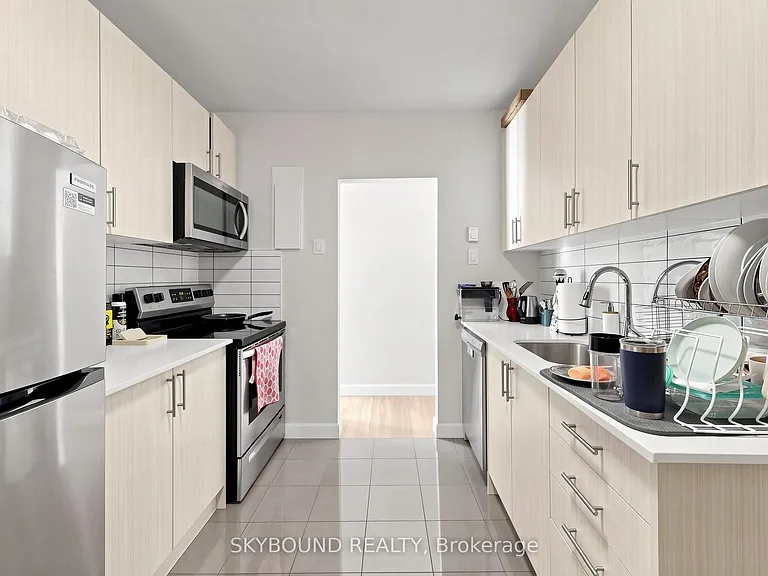 131 Wineva Ave #G — Photo 6