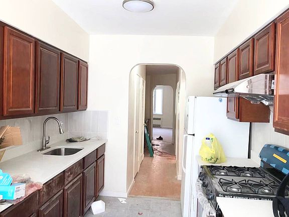 3rd image of 1870 83rd St Floor 1