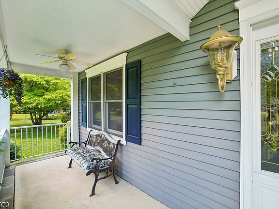 3rd image of 28 Nye Ave