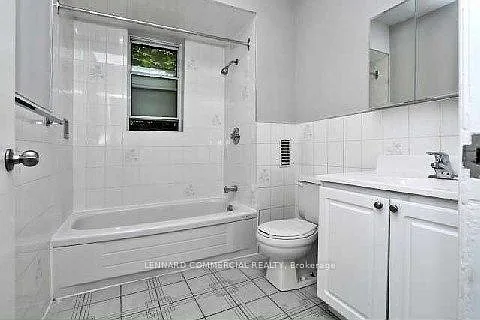 1263 King St W #2 — Photo 8