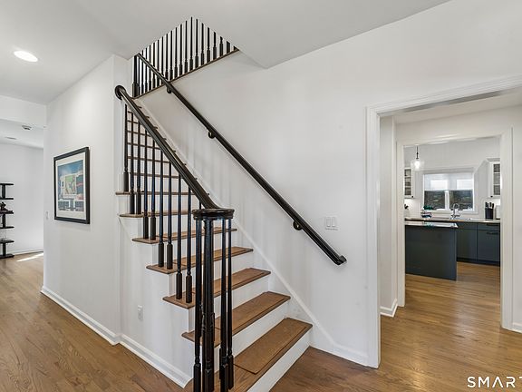 4th image of 391 West Cedar Street