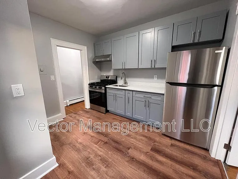 1166 Dixwell Ave #6 — Photo 4