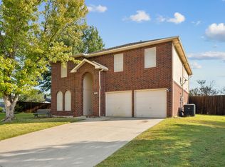 3304 Olympus Ct, Corinth, TX 76210