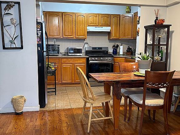 2nd image of 4131 51st St APT 6E