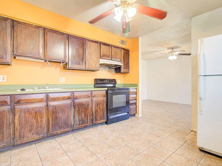 373 N Williams St — Photo 9