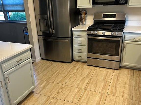 4th image of 5005 Country Ln