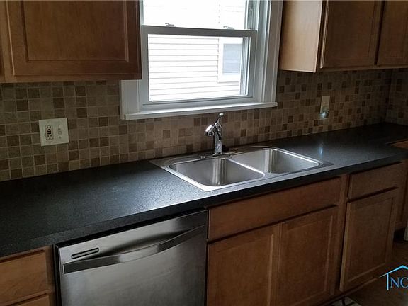 5th image of 1306 Montain Rd