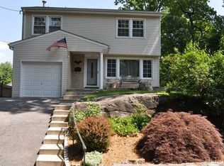 117 Wilson Dr, New Rochelle, NY 10801