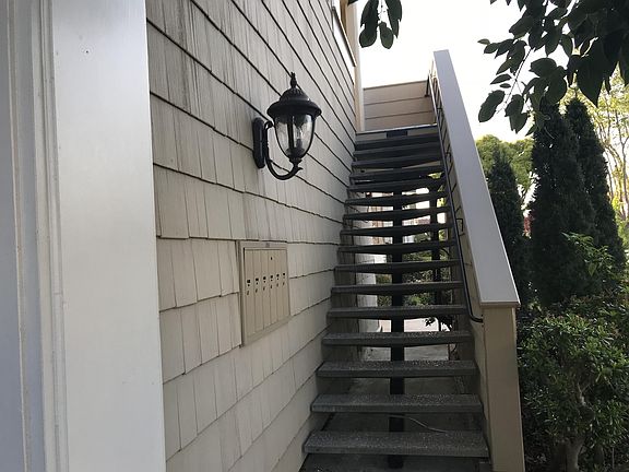 3rd image of 1117 Laguna Ave APT 3-2