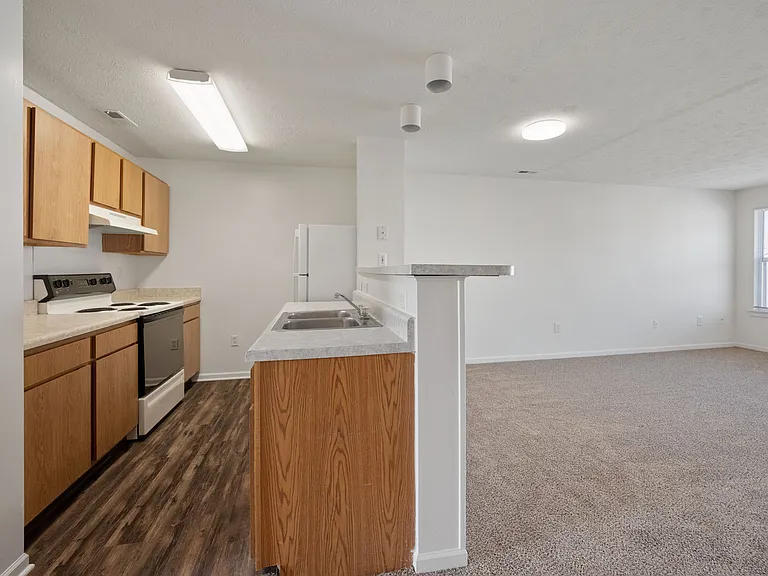 Autumn Woods Apartments — Photo 13