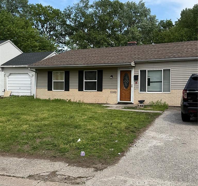 2nd image of 1102 Saint Clement Dr