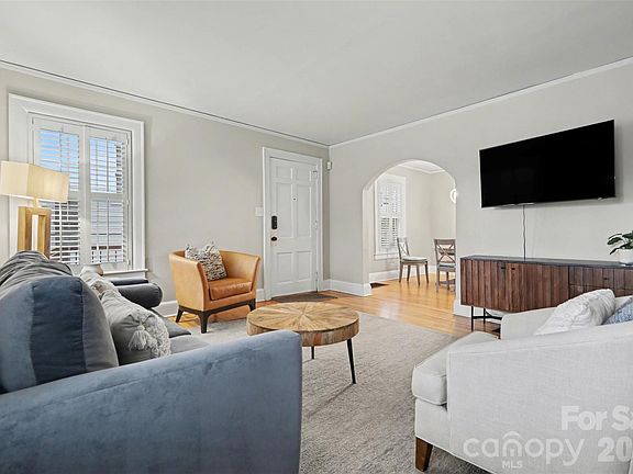 3rd image of 126 Tranquil Ave
