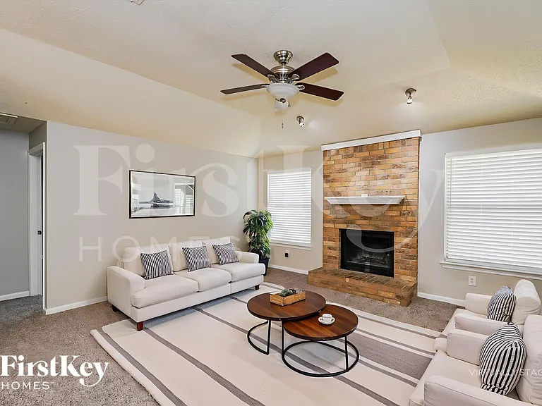 6476 Sudbury Way — Photo 3