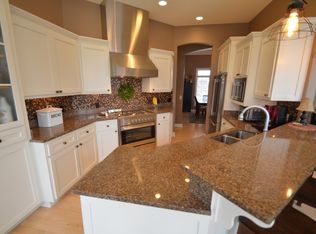 1700 River Lakes Rd N, Oconomowoc, WI 53066