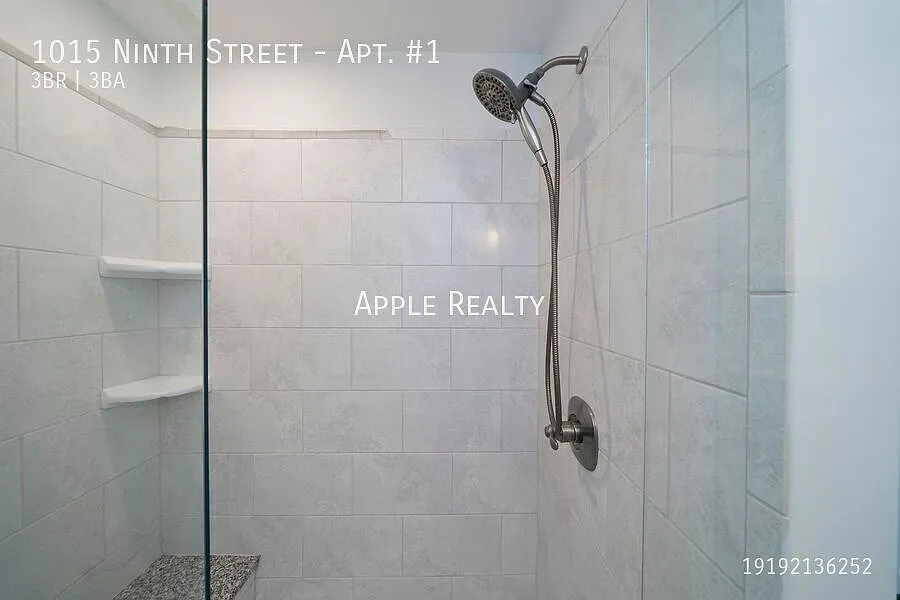 1015 Ninth St Apt 1 - Available now! Free 2-Week Move-In Special — Photo 4