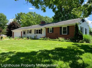 1922 Stone Hills St NW, Grand Rapids, MI 49504