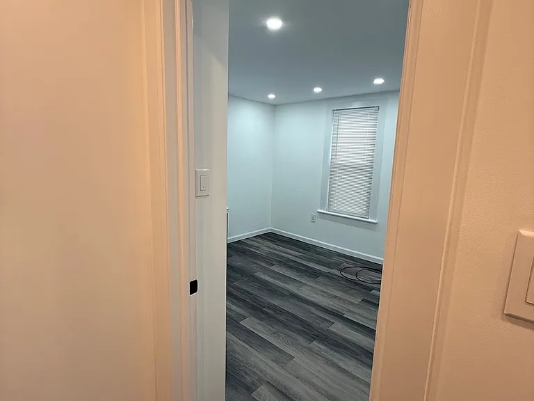 74 E Broad St — Photo 7