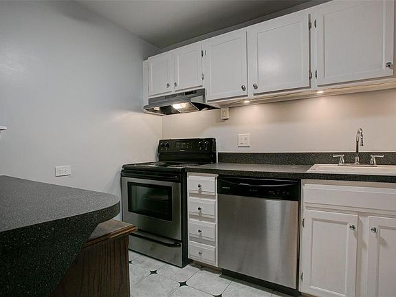 5th image of 3740 Inverrary Dr APT 3I