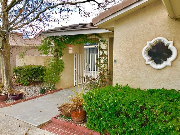4th image of 11701 Woodmar Ln NE