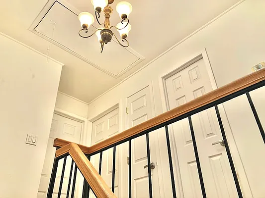 Sold by Eagle Realty Group New York | media 13