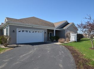 3334 N Stone Creek Cir #52, Madison, WI 53719