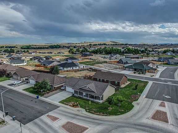 3rd image of 3202 Twin Creek Trail Ave