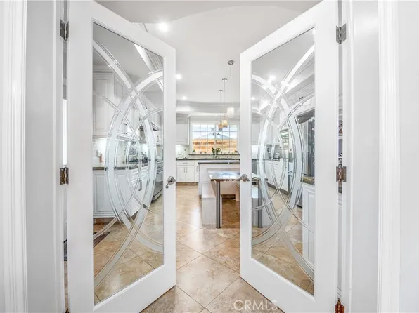6656 Varna Ave, Van Nuys, CA 91401
