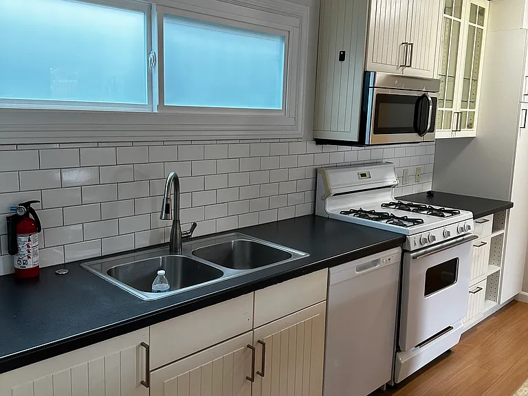 722 Linden Ave #722B — Photo 6