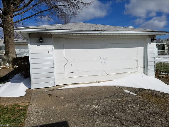 2nd image of 1436 W 29th St