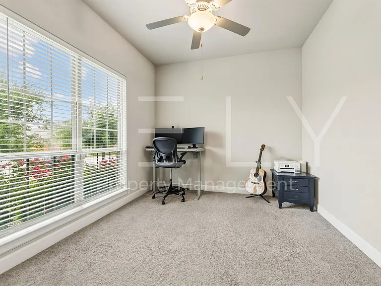 240 Cross Timbers Dr — Photo 6