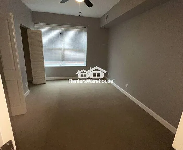 5625 Pershing Ave #32 — Photo 7