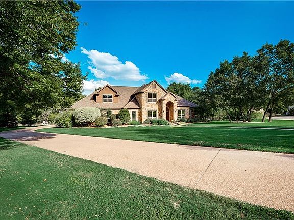 2nd image of 130 Willow Springs Ln