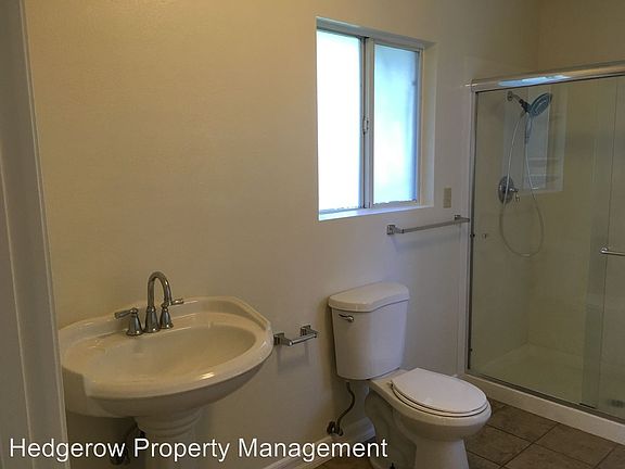 5th image of 1066 Terrace Dr APT 6