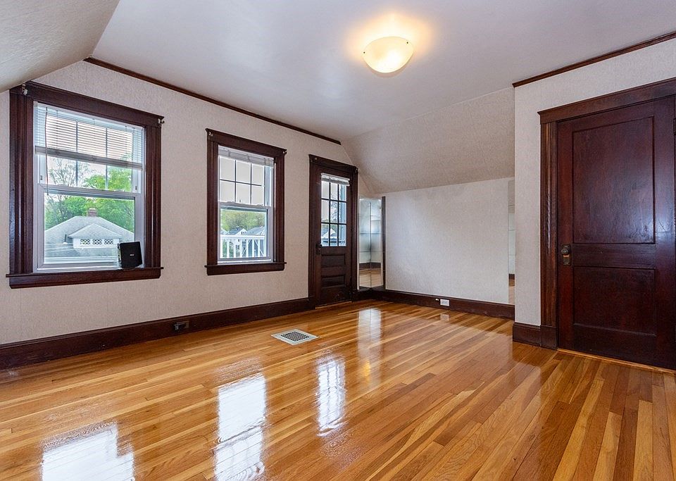 1st image of 13-15 Elliot St Unit 3