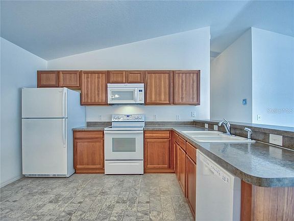 3rd image of 2486 Overstreet Pl