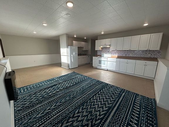 2nd image of 298 North Rd #2