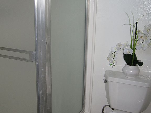 3rd image of 350 S Oakland Ave Unit 108