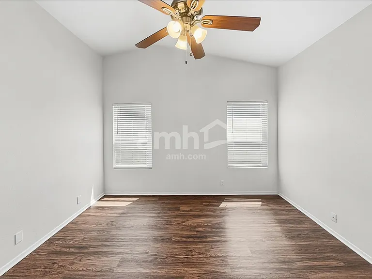 955 S Del Rancho — Photo 11