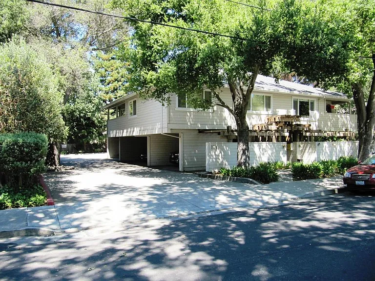 174 El Dorado Ave #2 — Photo 2