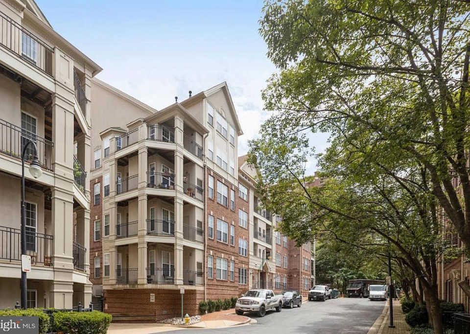 1st image of 2310 14th St N APT 205