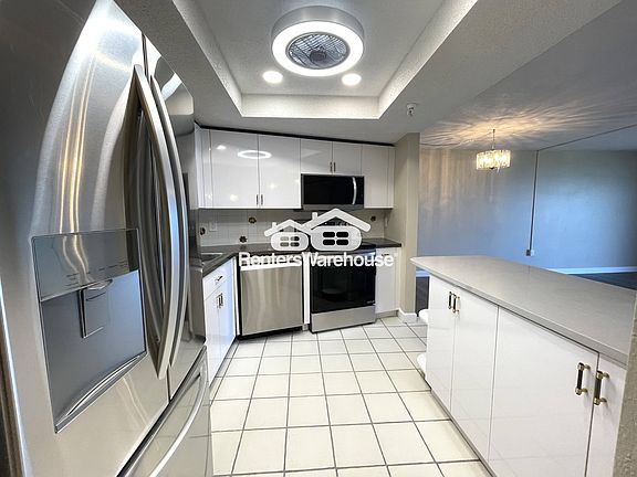 3rd image of 7430 Sunshine Skyway Ln S APT 705E
