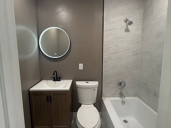2nd image of 2915 E 59th St #Up