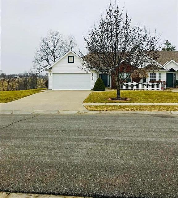 1st image of 3226 Devonshire Dr